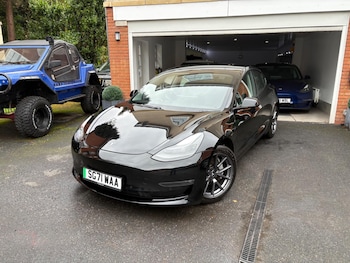 Tesla - Model 3