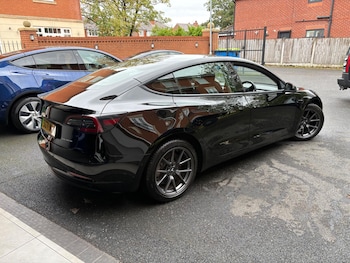 Used Tesla Model 3 2021 for sale - 76136401: Photo 4