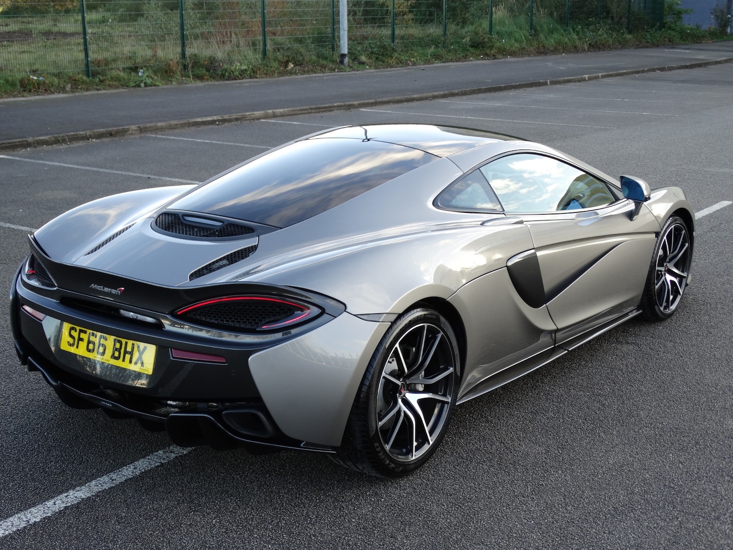 Used McLaren 570GT 2016 for sale - 76384650: Photo 13