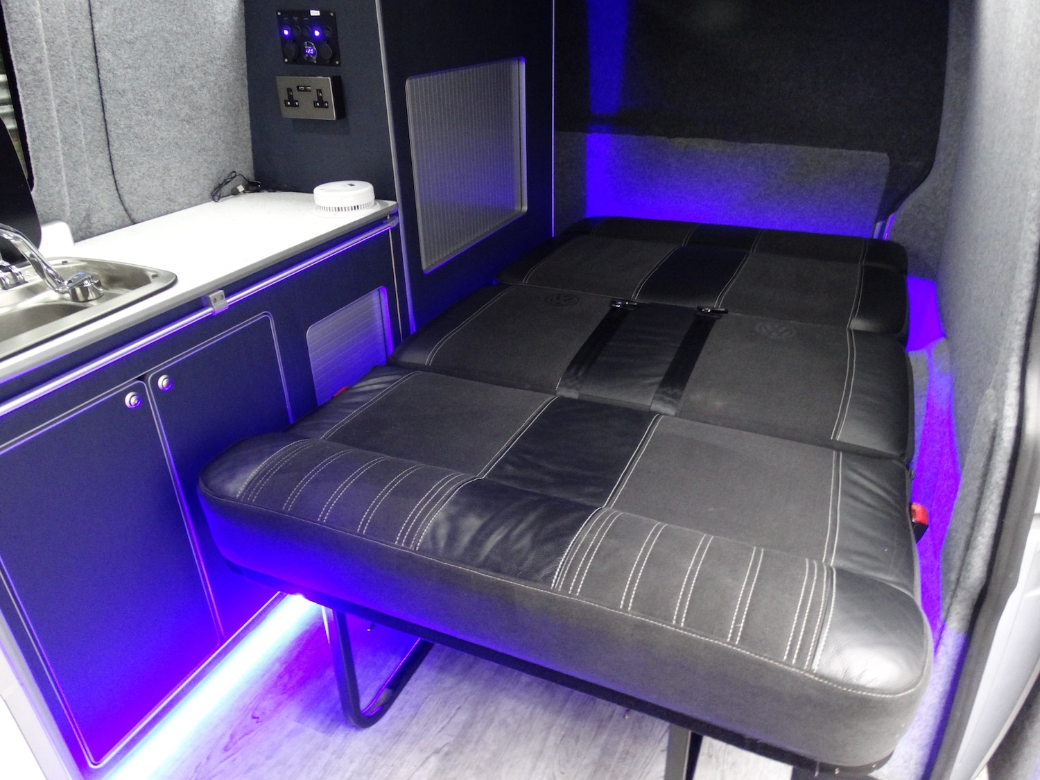 Used Volkswagen Transporter 2011 for sale - 77618376: Photo 8