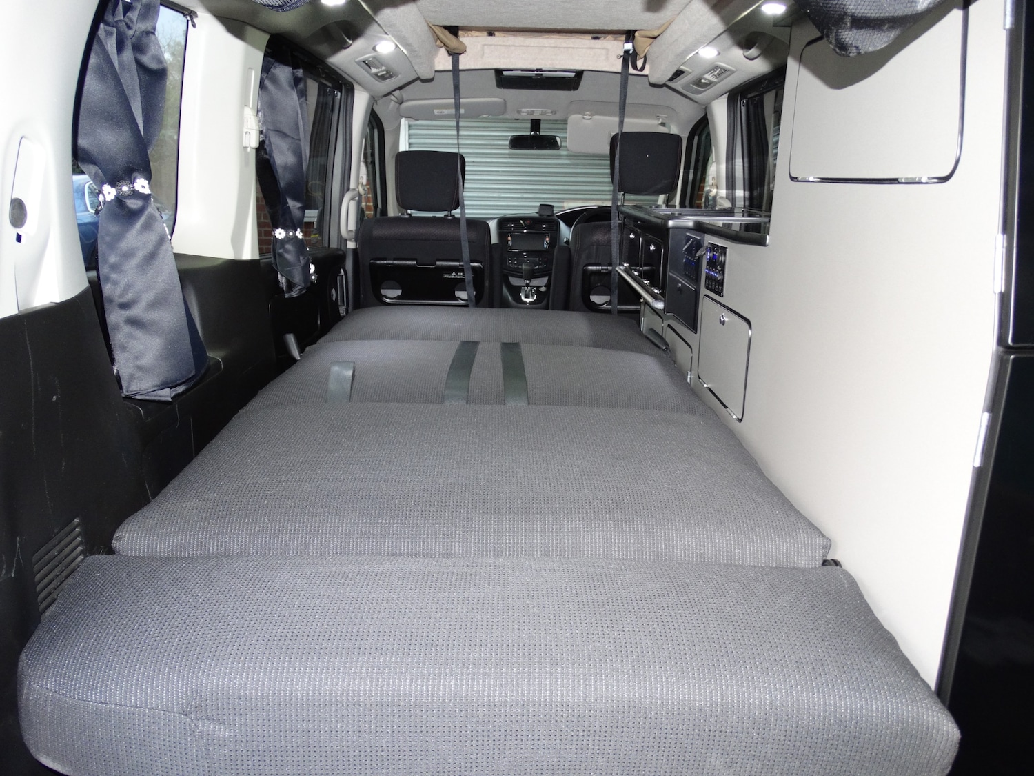 Used Nissan Serena 2023 for sale - 77225386: Photo 9