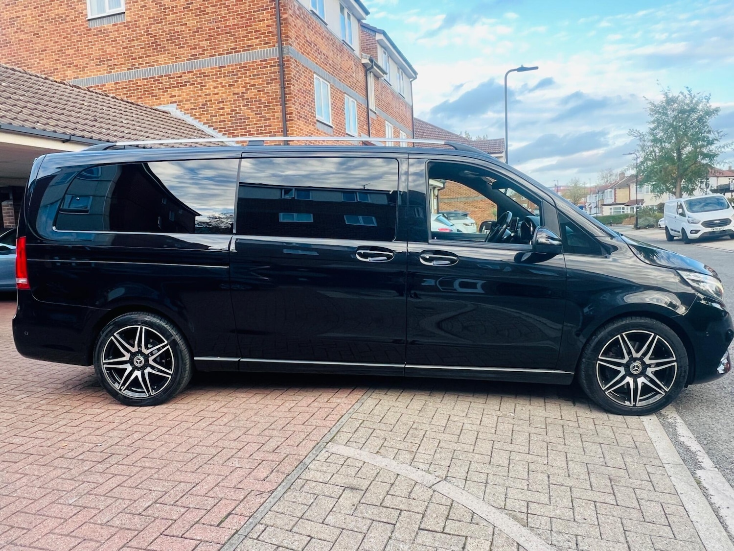 Used Mercedes-Benz V-Class 2020 for sale - 76486830: Photo 1