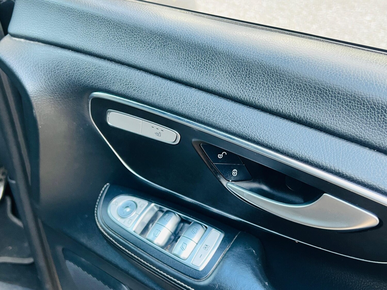 Used Mercedes-Benz V-Class 2020 for sale - 76486830: Photo 19