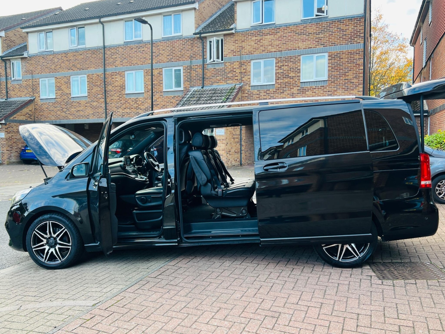 Used Mercedes-Benz V-Class 2020 for sale - 76486830: Photo 3