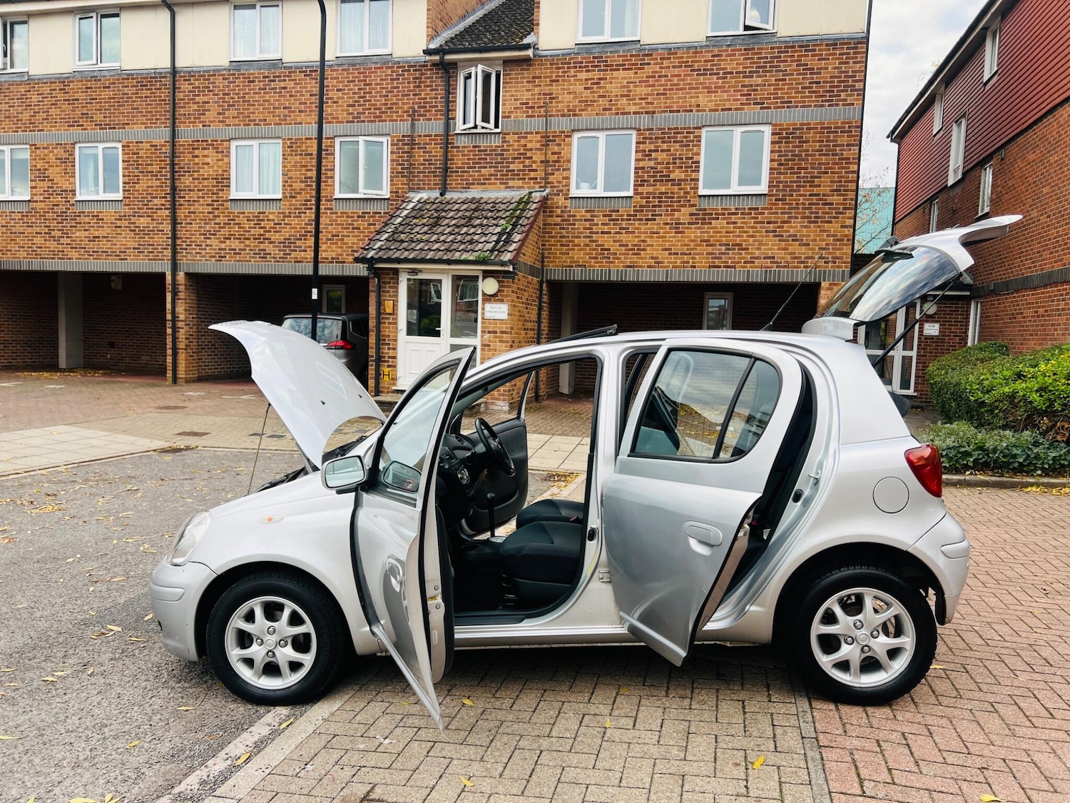 Used Toyota Yaris for sale - 76499920: Photo 18