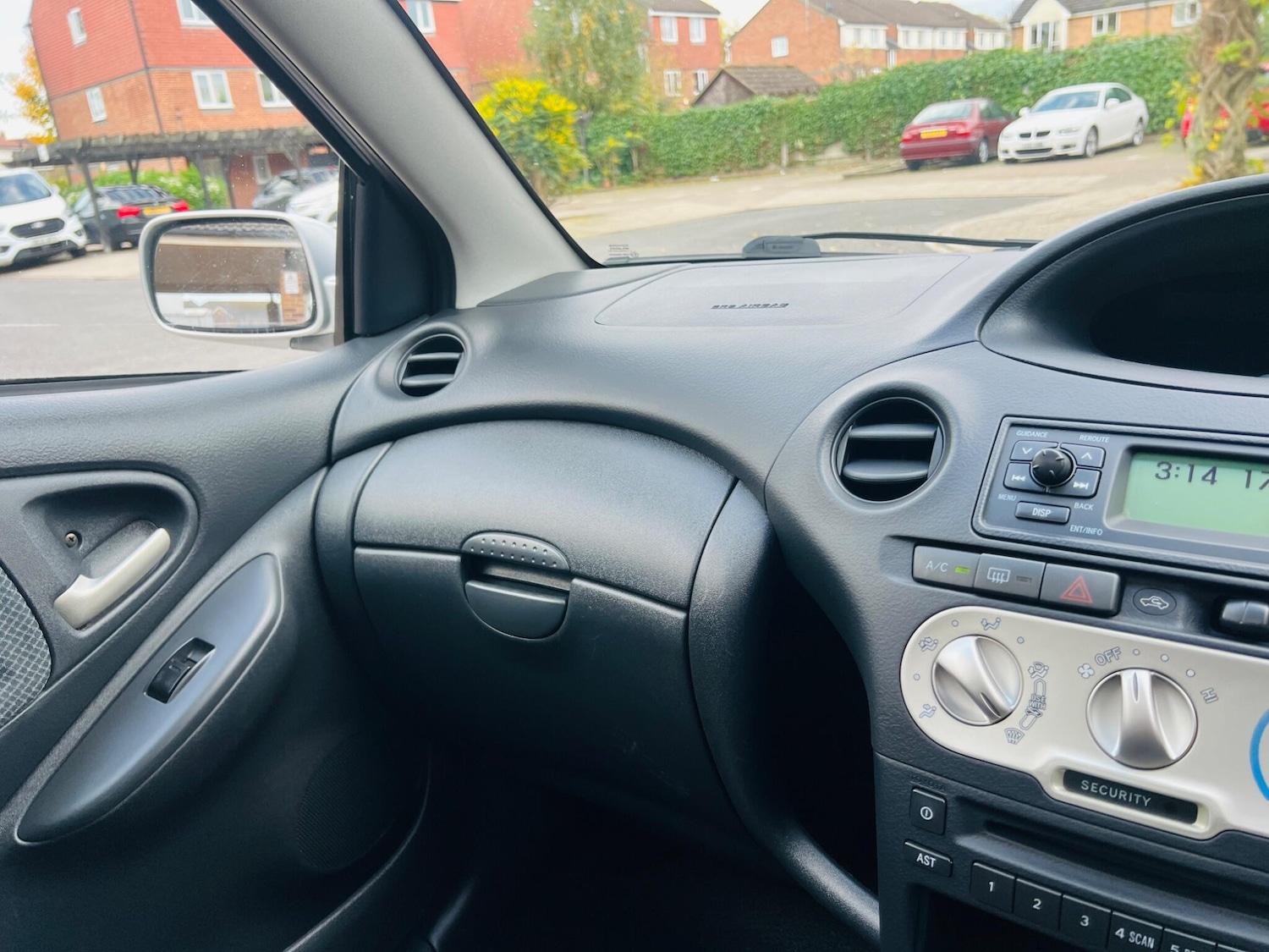 Used Toyota Yaris for sale - 76499920: Photo 29