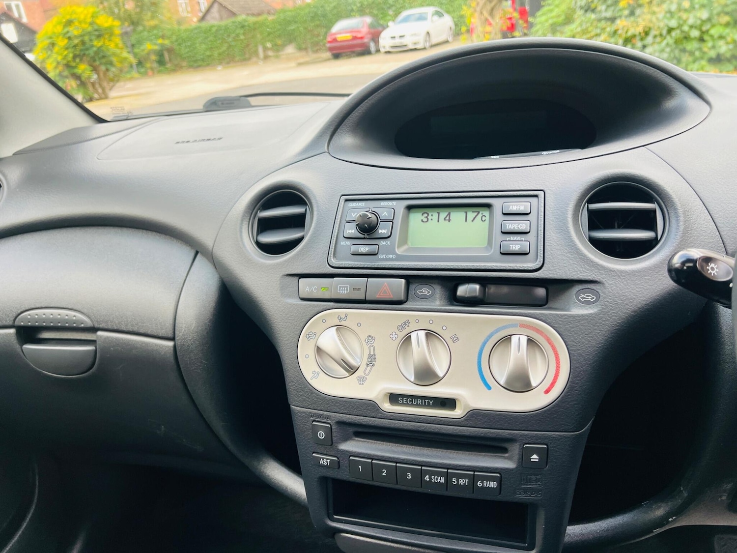 Used Toyota Yaris for sale - 76499920: Photo 30