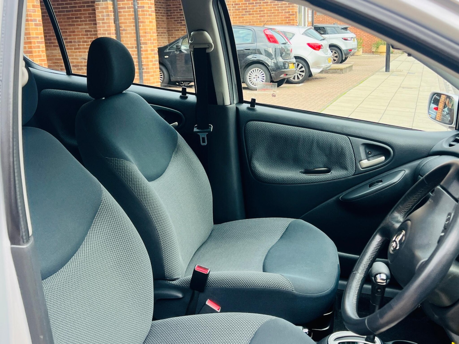 Used Toyota Yaris for sale - 76499920: Photo 33