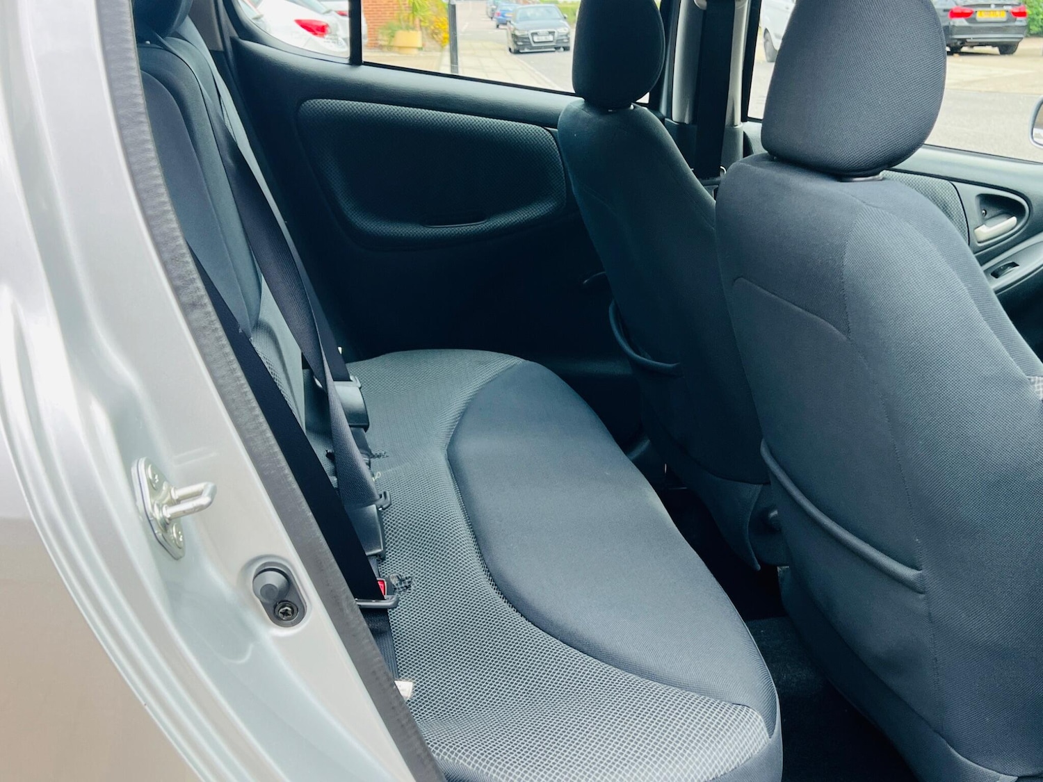 Used Toyota Yaris for sale - 76499920: Photo 35