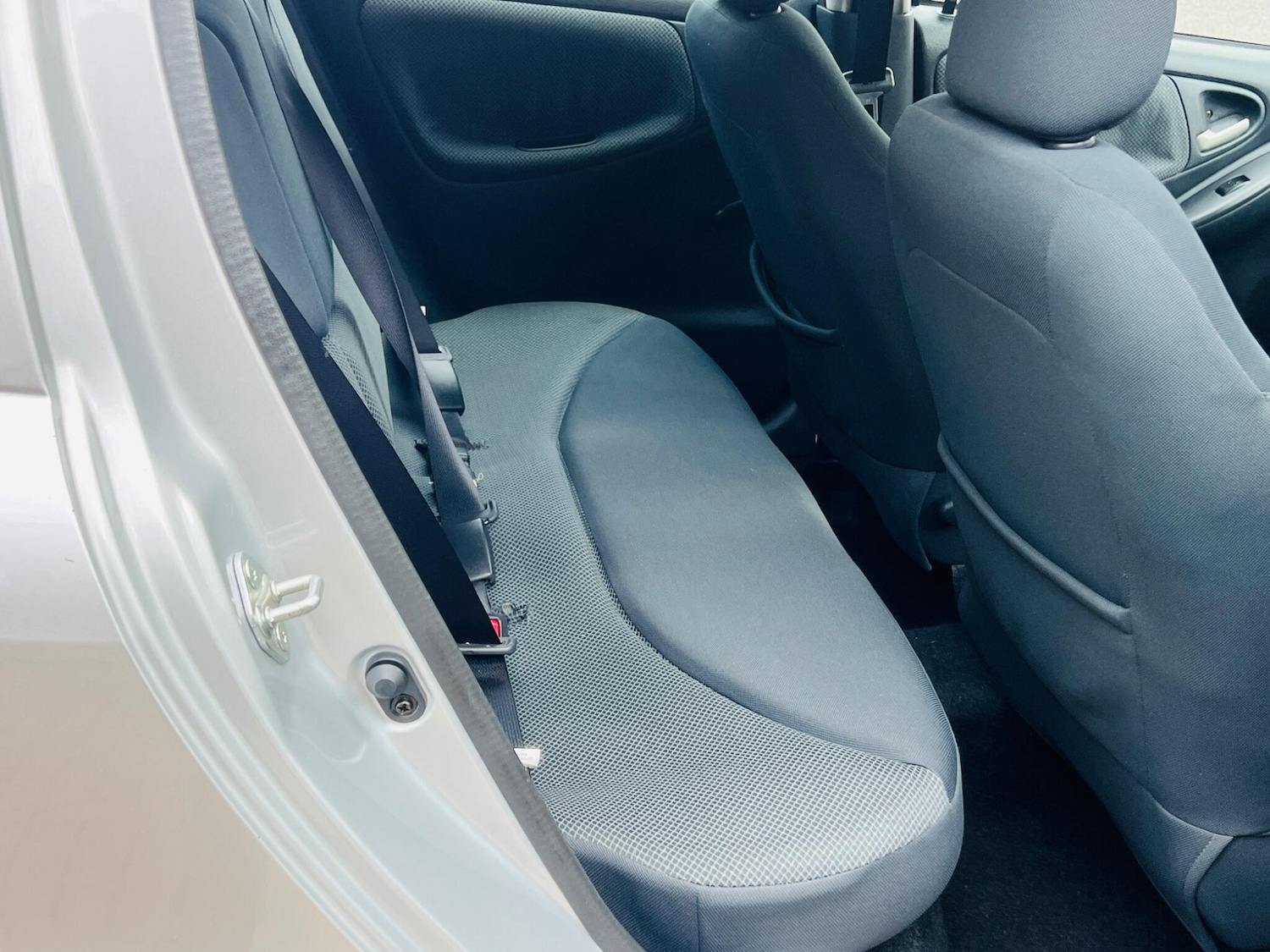 Used Toyota Yaris for sale - 76499920: Photo 36