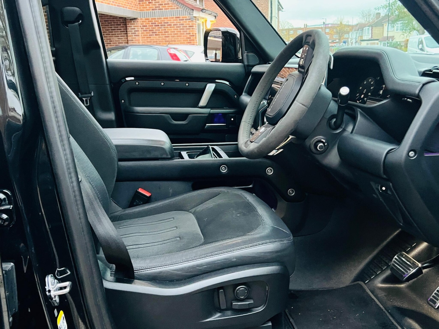 Used Land Rover Defender 2022 for sale - 76608376: Photo 32