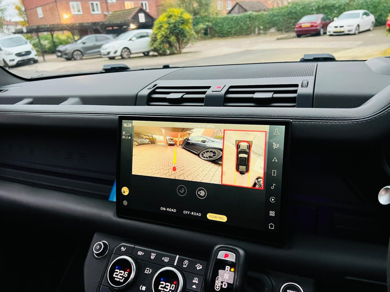 Used Land Rover Defender 2022 for sale - 76608376: Photo 44