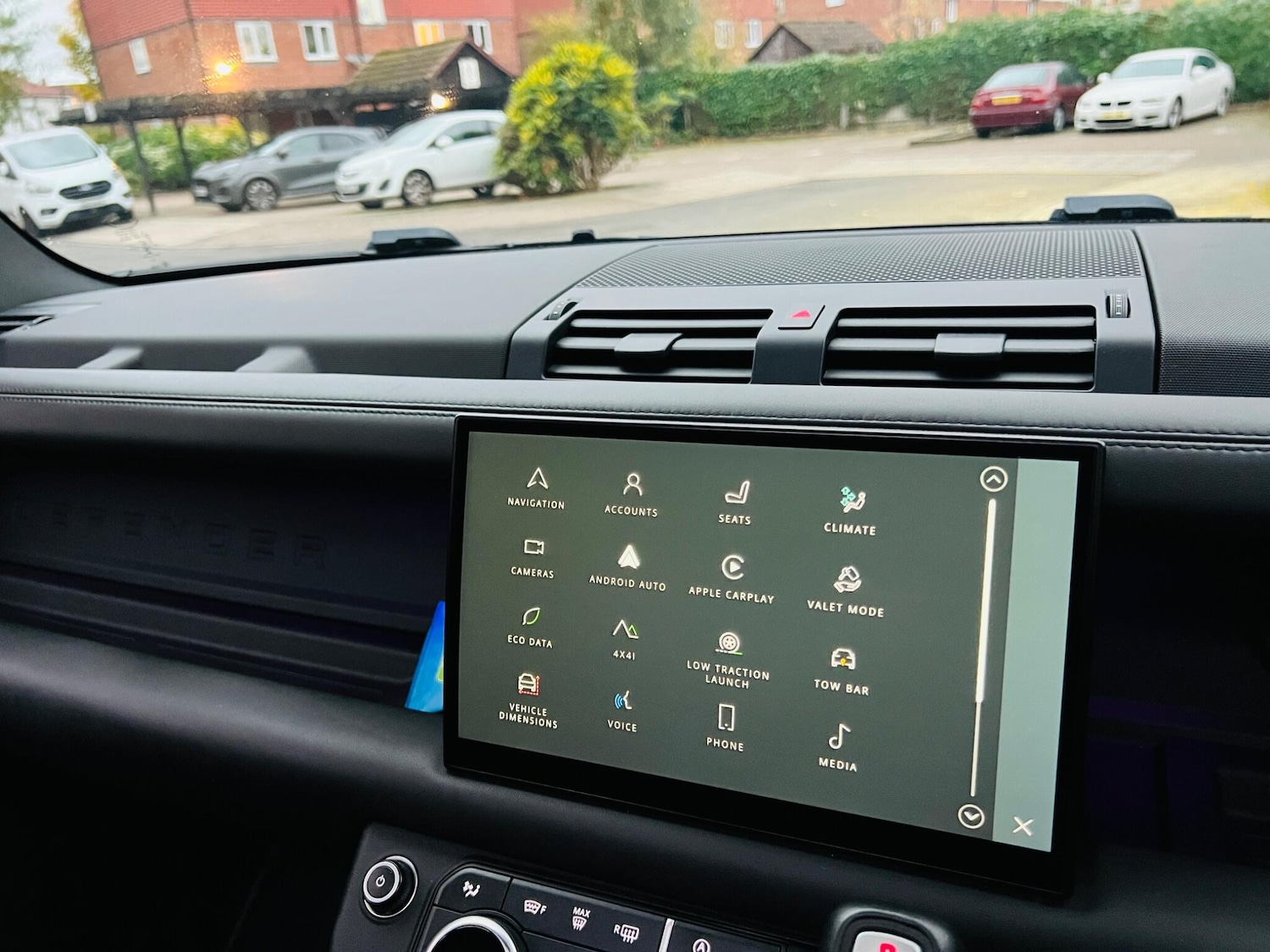 Used Land Rover Defender 2022 for sale - 76608376: Photo 47