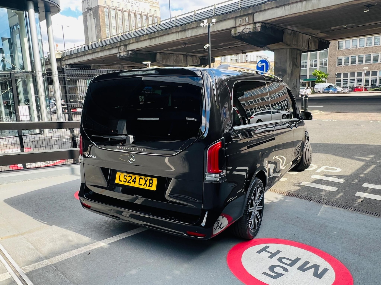 Used Mercedes-Benz V-Class 2024 for sale - 76486818: Photo 10