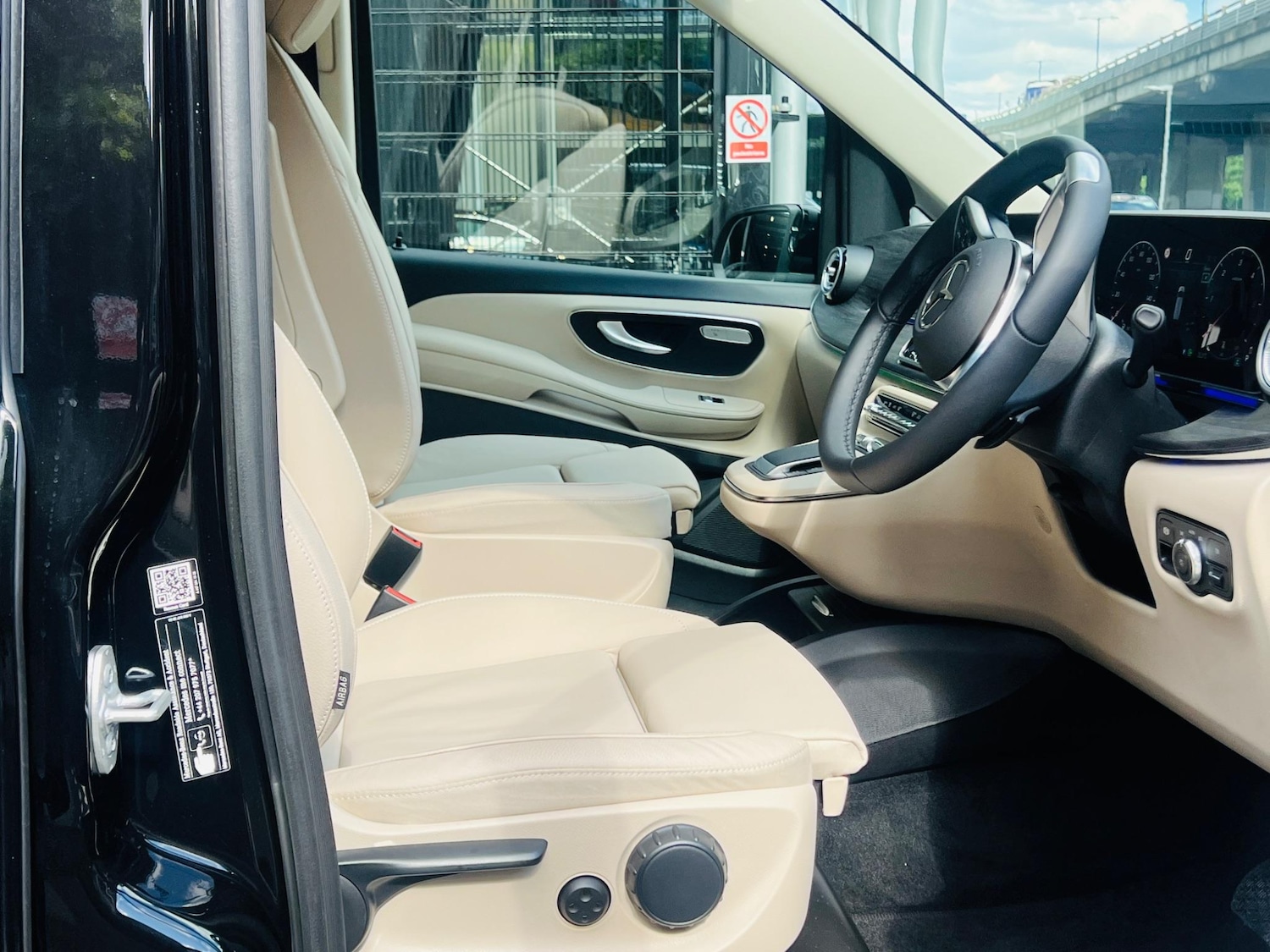 Used Mercedes-Benz V-Class 2024 for sale - 76486818: Photo 12