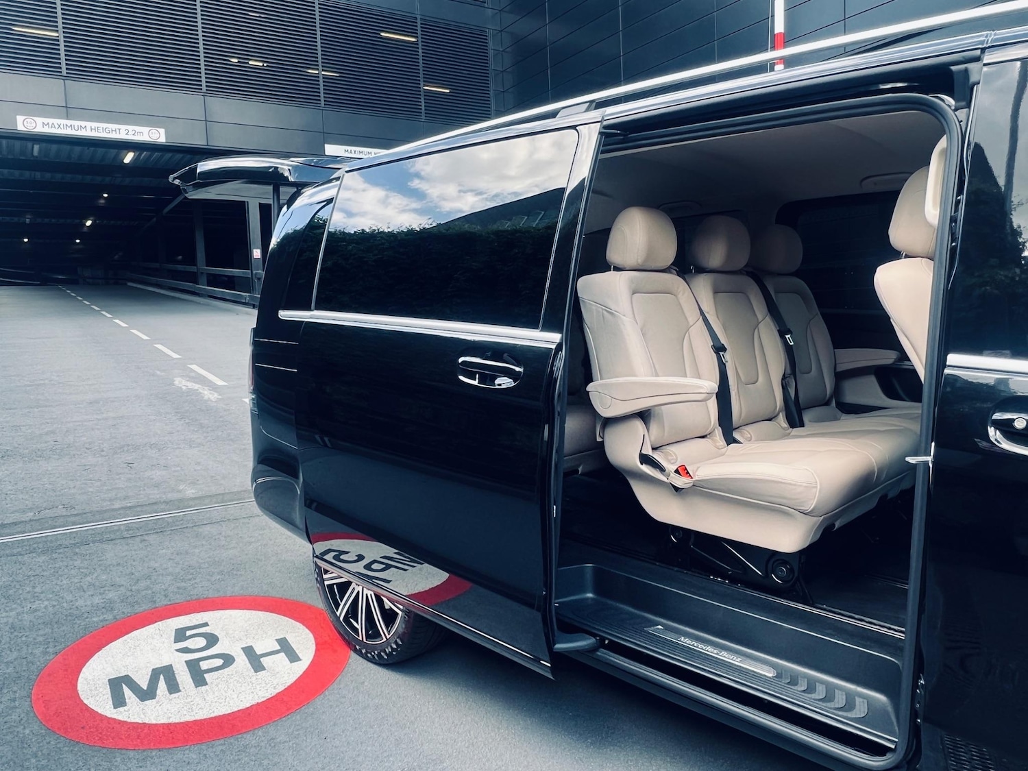 Used Mercedes-Benz V-Class 2024 for sale - 76486818: Photo 14