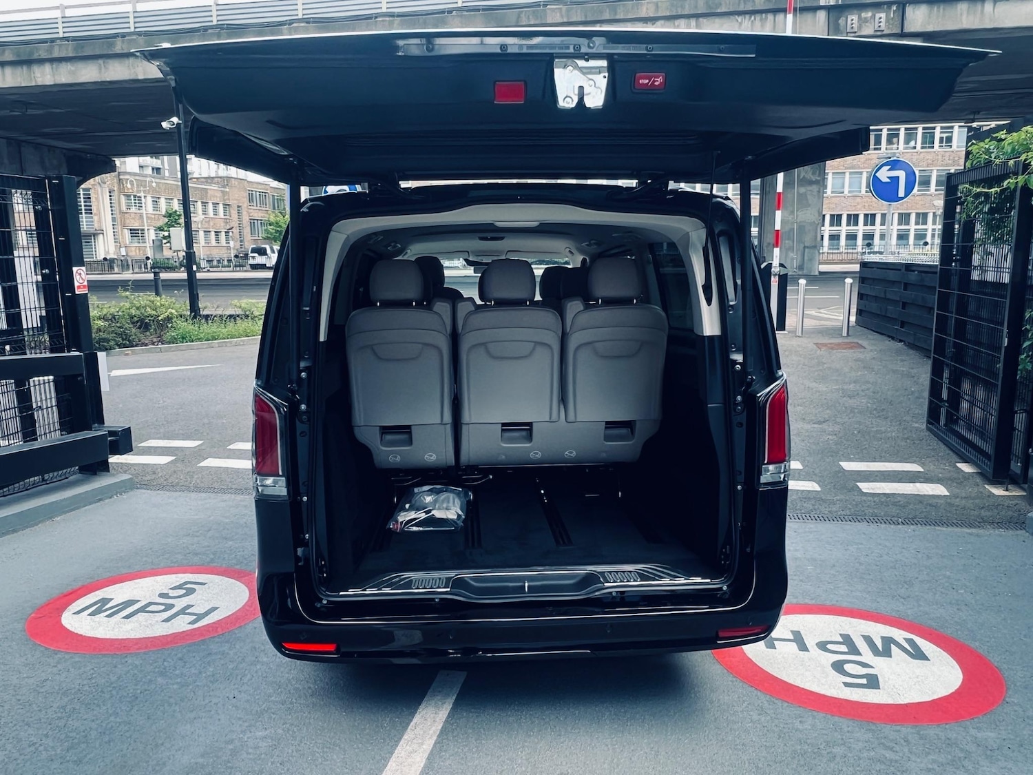 Used Mercedes-Benz V-Class 2024 for sale - 76486818: Photo 19