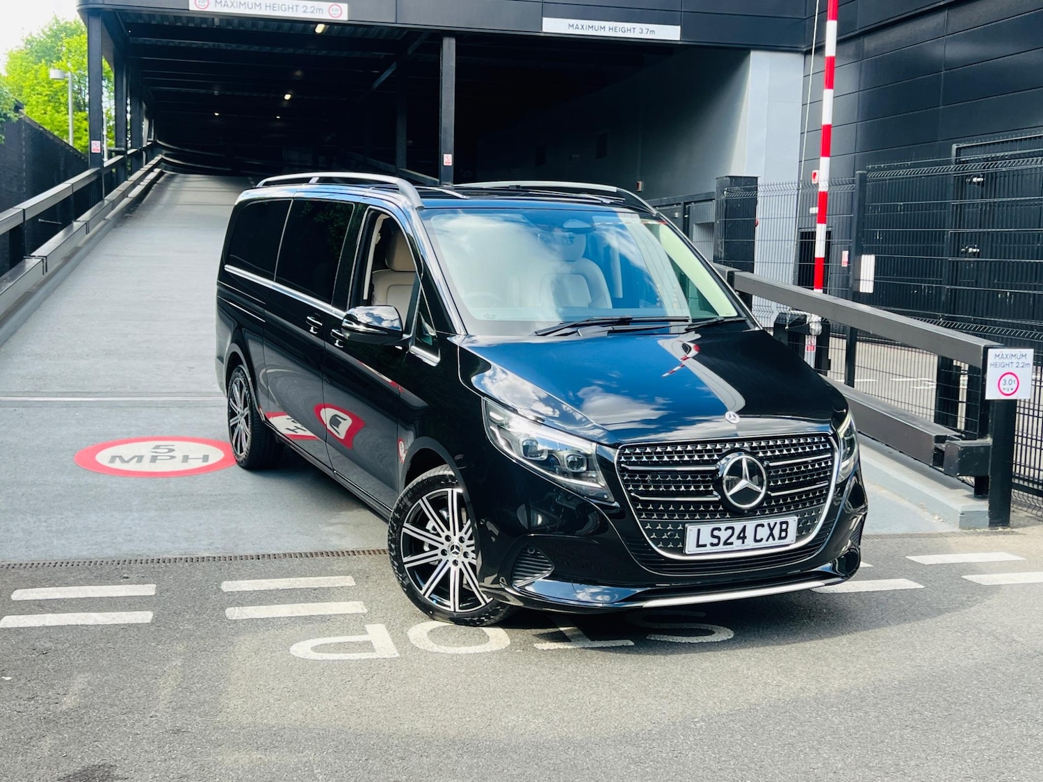 Used Mercedes-Benz V-Class 2024 for sale - 76486818: Photo 7