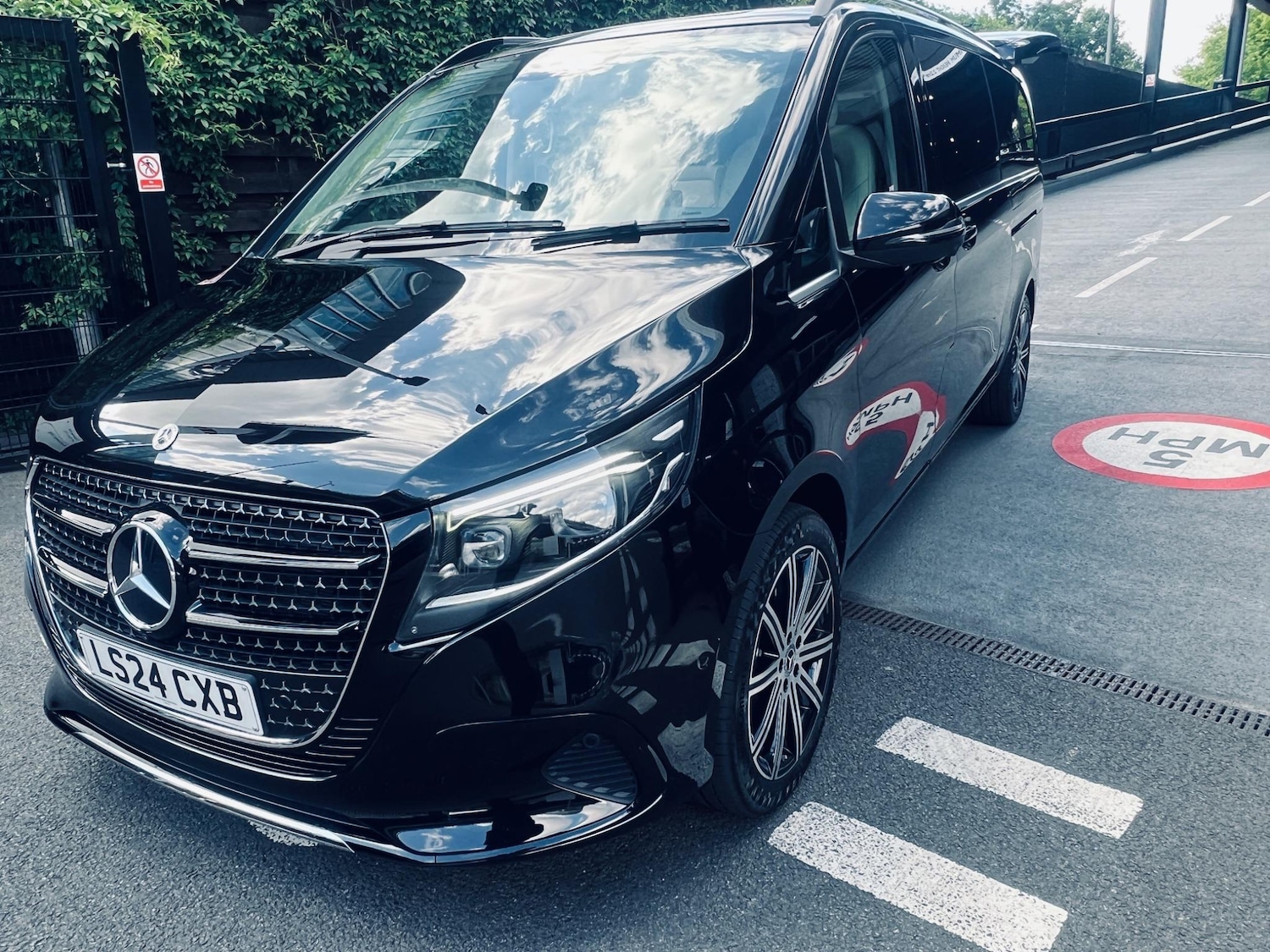 Used Mercedes-Benz V-Class 2024 for sale - 76486818: Photo 8