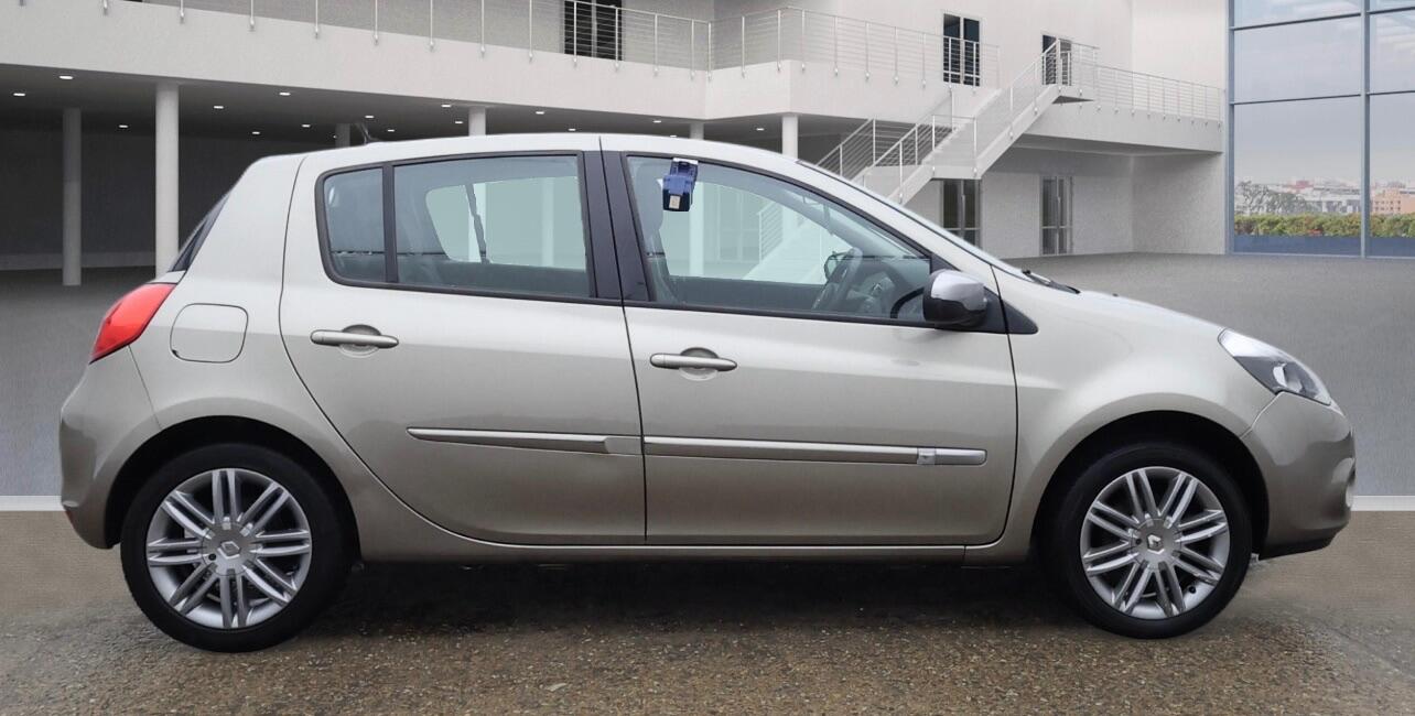 Used Renault Clio for sale - 77015686: Photo 5