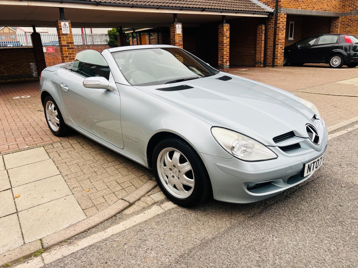 Used Mercedes-Benz SLK 2007 for sale - 76486864: Photo 3