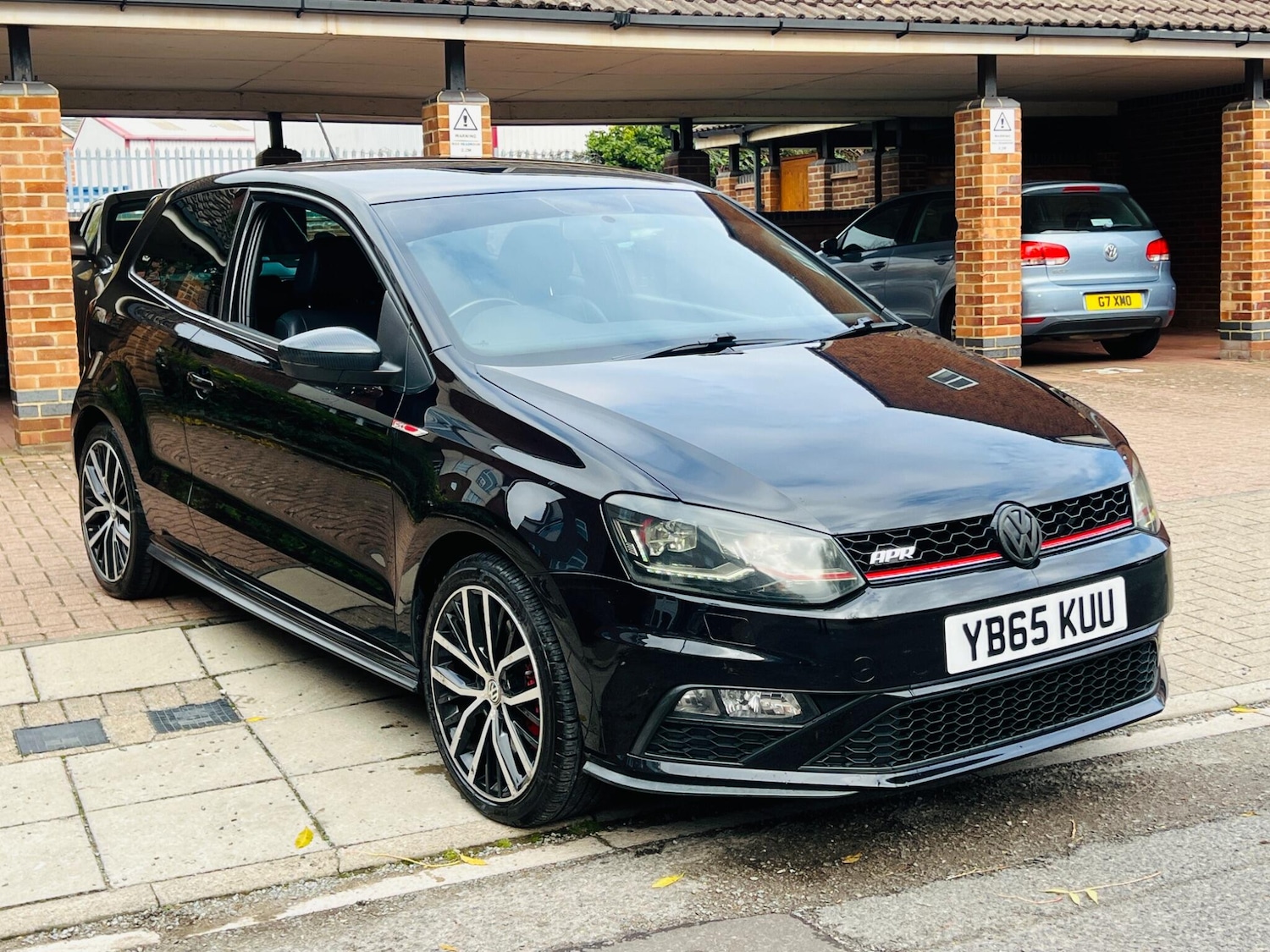 Used Volkswagen Polo 2015 for sale - 76486871: Photo 3