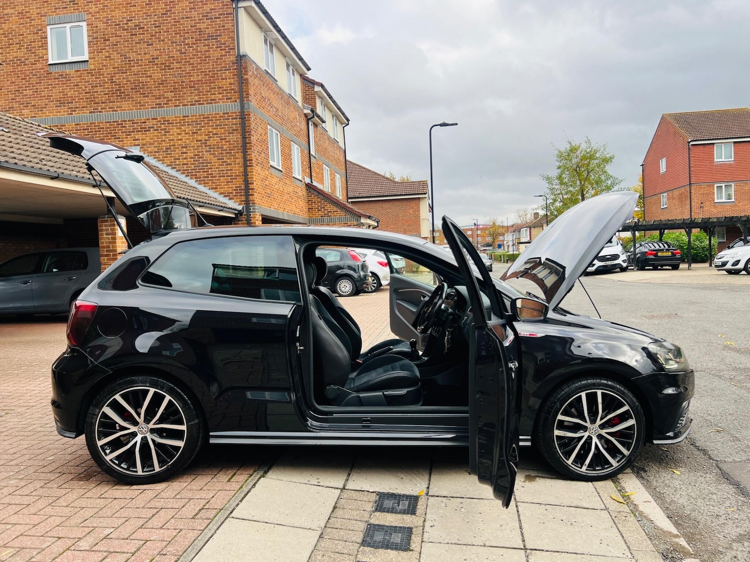 Used Volkswagen Polo 2015 for sale - 76486871: Photo 30