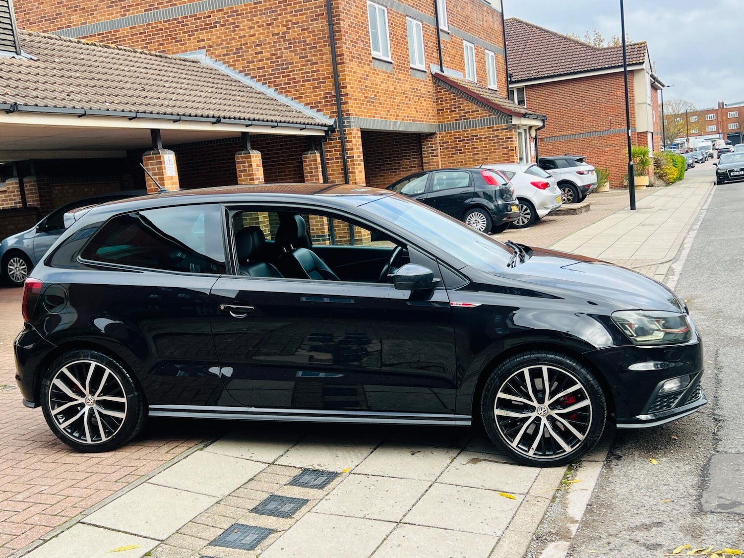 Used Volkswagen Polo 2015 for sale - 76486871: Photo 32