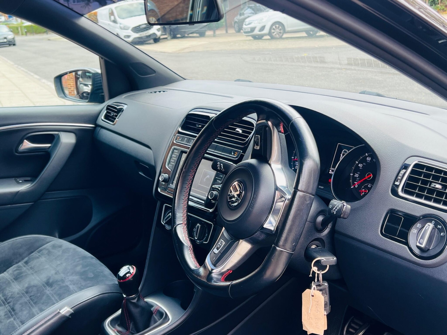 Used Volkswagen Polo 2015 for sale - 76486871: Photo 38