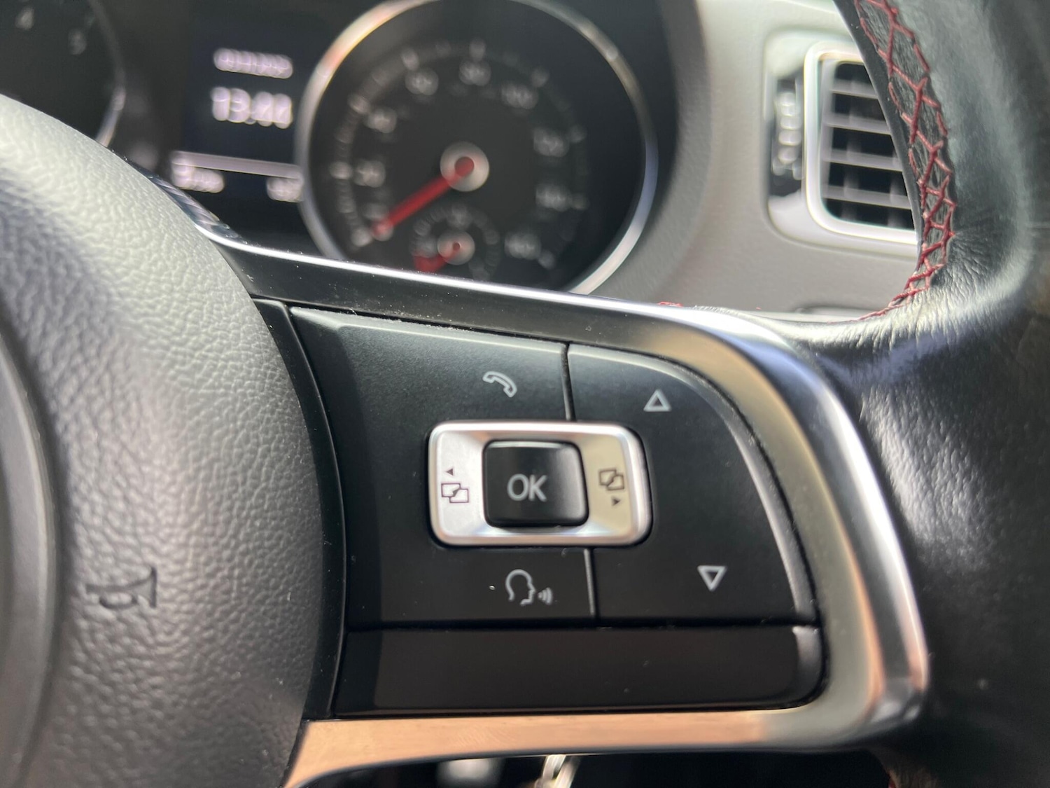 Used Volkswagen Polo 2015 for sale - 76486871: Photo 48