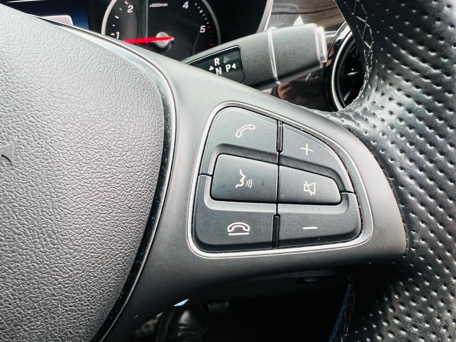 Used Mercedes-Benz V-Class 2019 for sale - 76995181: Photo 57