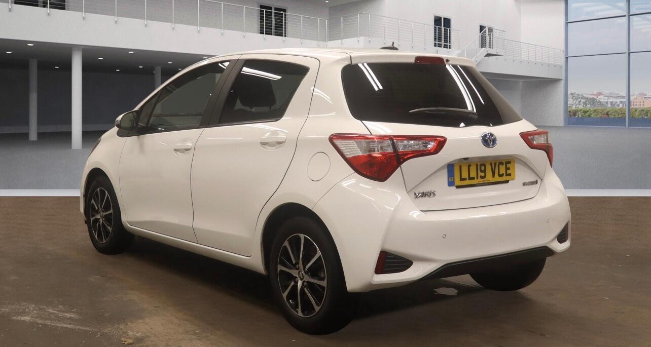 Used Toyota Yaris 2019 for sale - 76620423: Photo 3