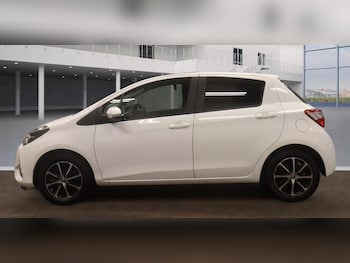 Used Toyota Yaris 2019 for sale - 76620423: Photo