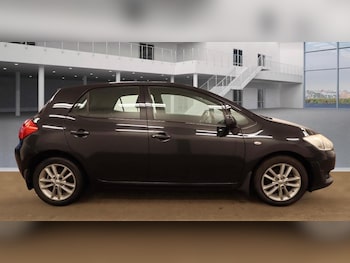 Toyota Auris feature image
