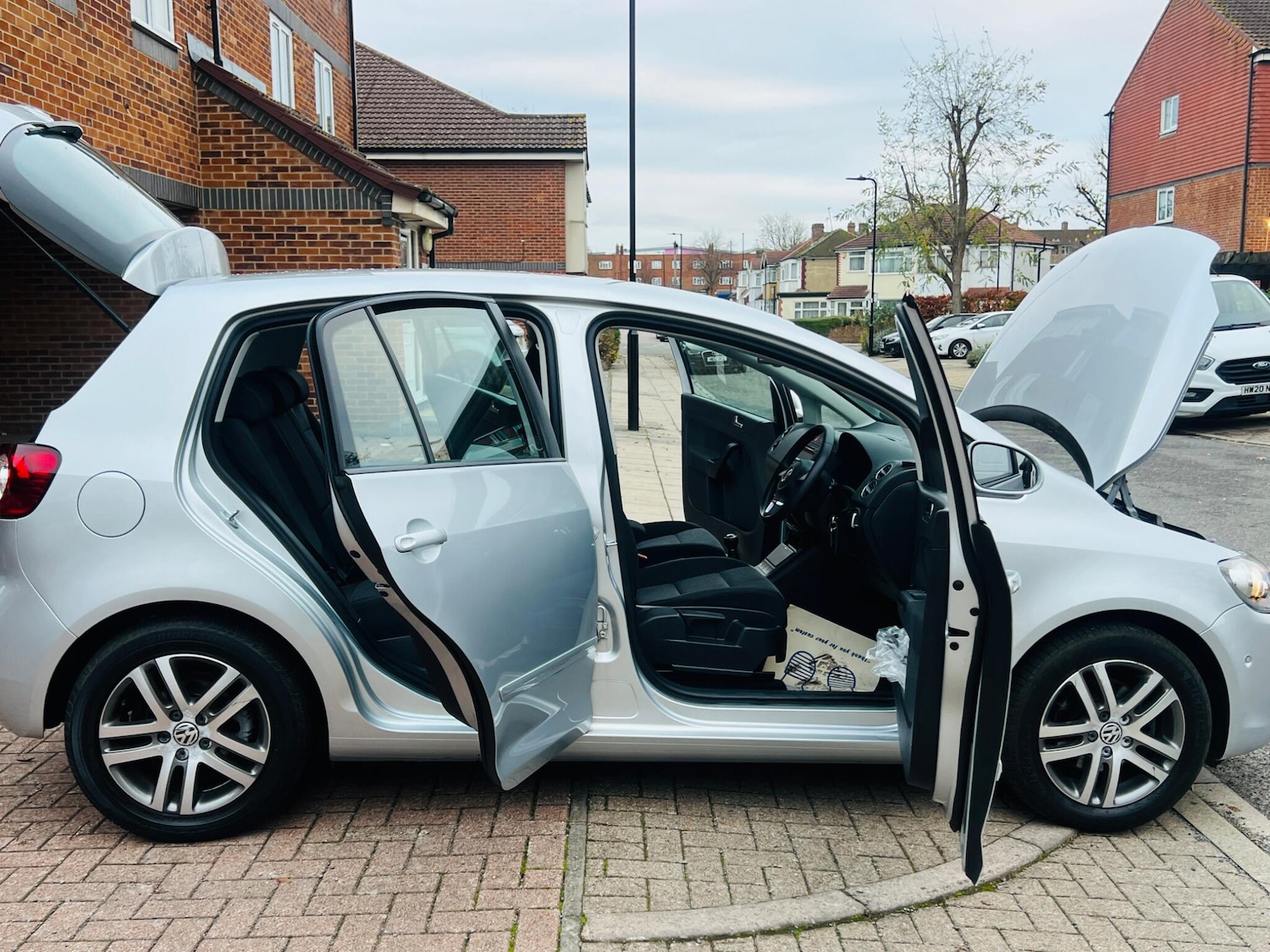 Used Volkswagen Golf Plus 2010 for sale - 76486867: Photo 19