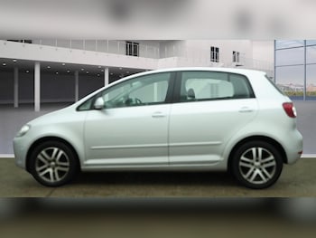 Used Volkswagen Golf Plus 2010 for sale - 76486867: Photo
