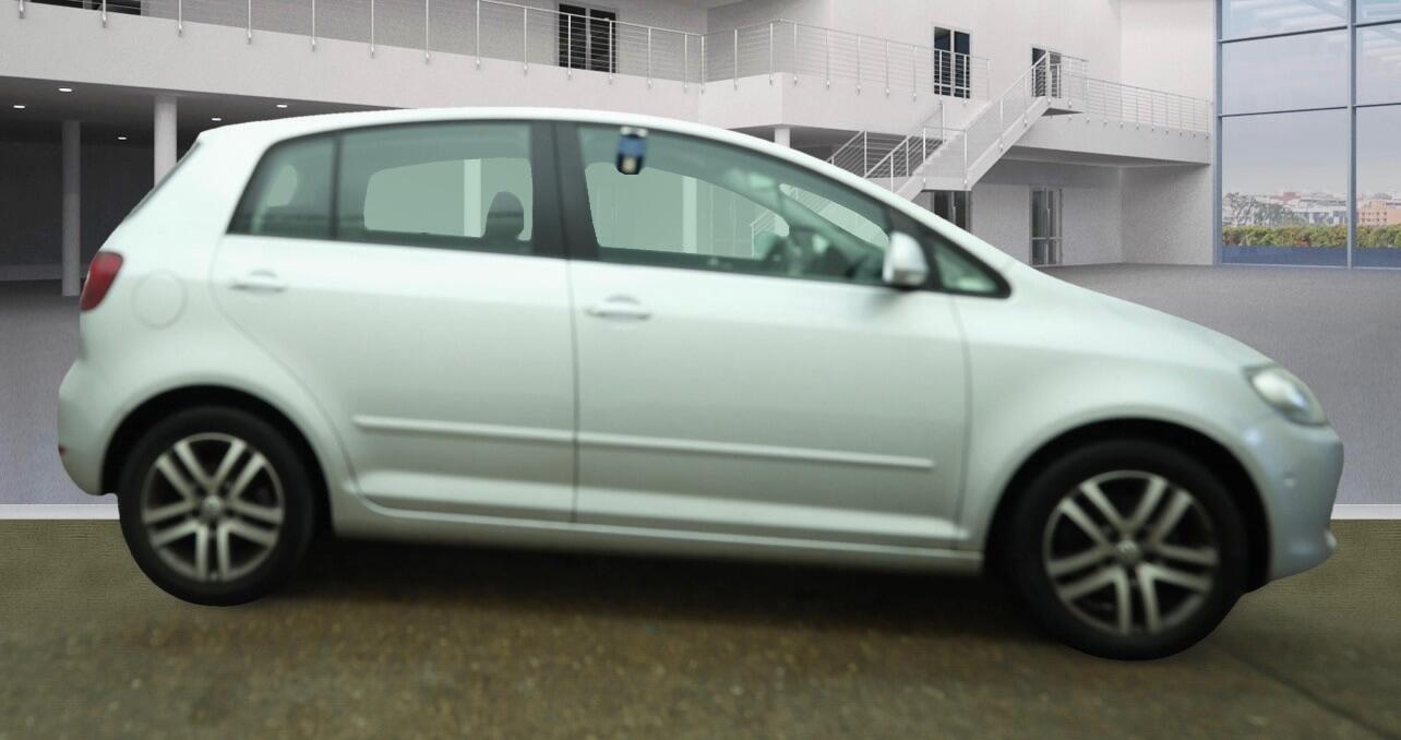 Used Volkswagen Golf Plus 2010 for sale - 76486867: Photo 2