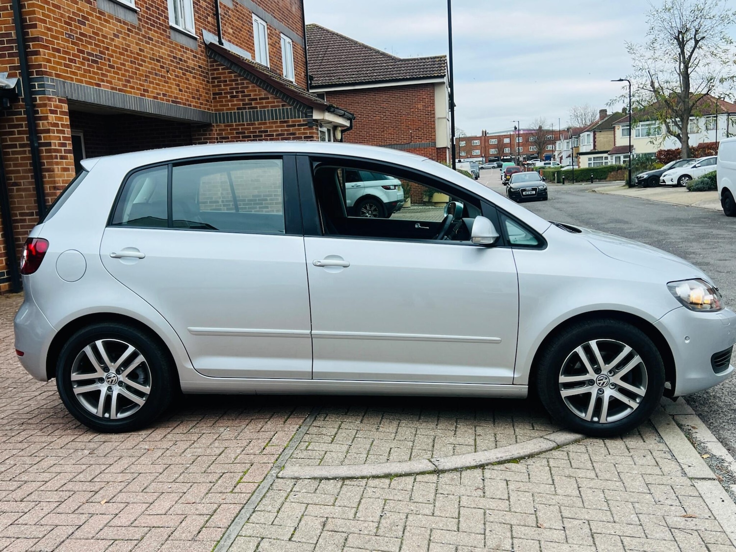 Used Volkswagen Golf Plus 2010 for sale - 76486867: Photo 20