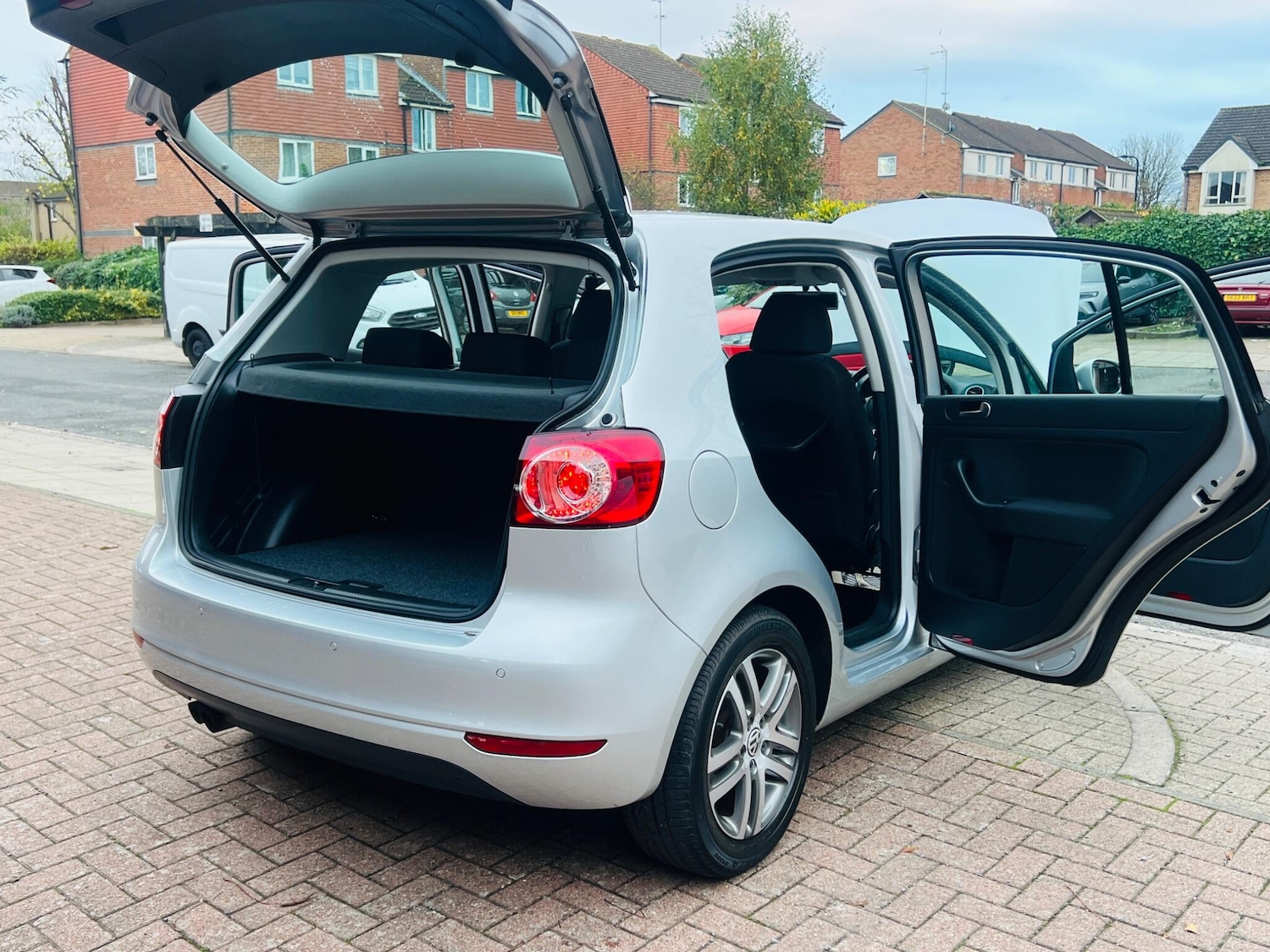 Used Volkswagen Golf Plus 2010 for sale - 76486867: Photo 21