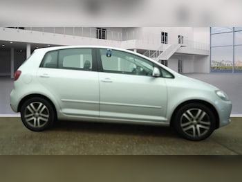 Used Volkswagen Golf Plus 2010 for sale - 76486867: Photo