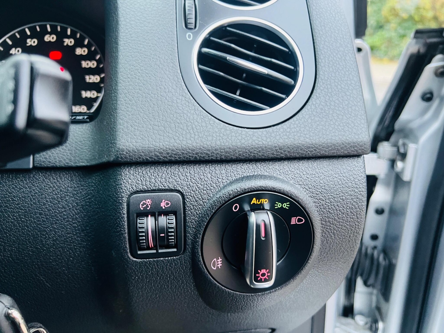 Used Volkswagen Golf Plus 2010 for sale - 76486867: Photo 33