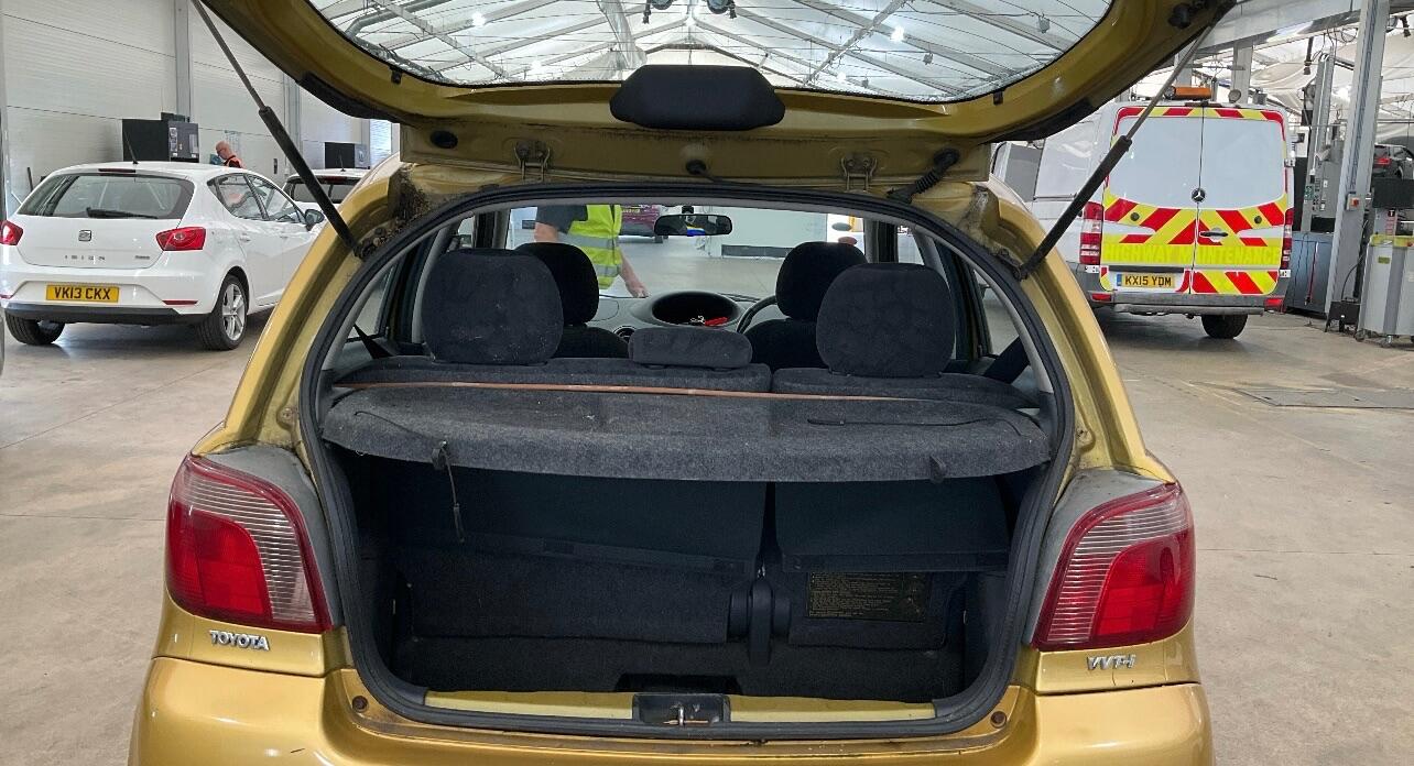 Used Toyota Yaris 2002 for sale - 76486832: Photo 7