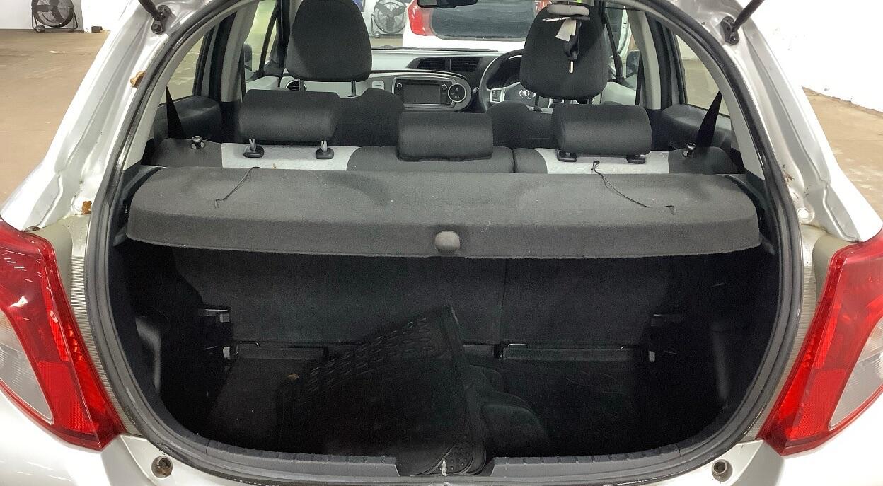 Used Toyota Yaris 2011 for sale - 76771617: Photo 10