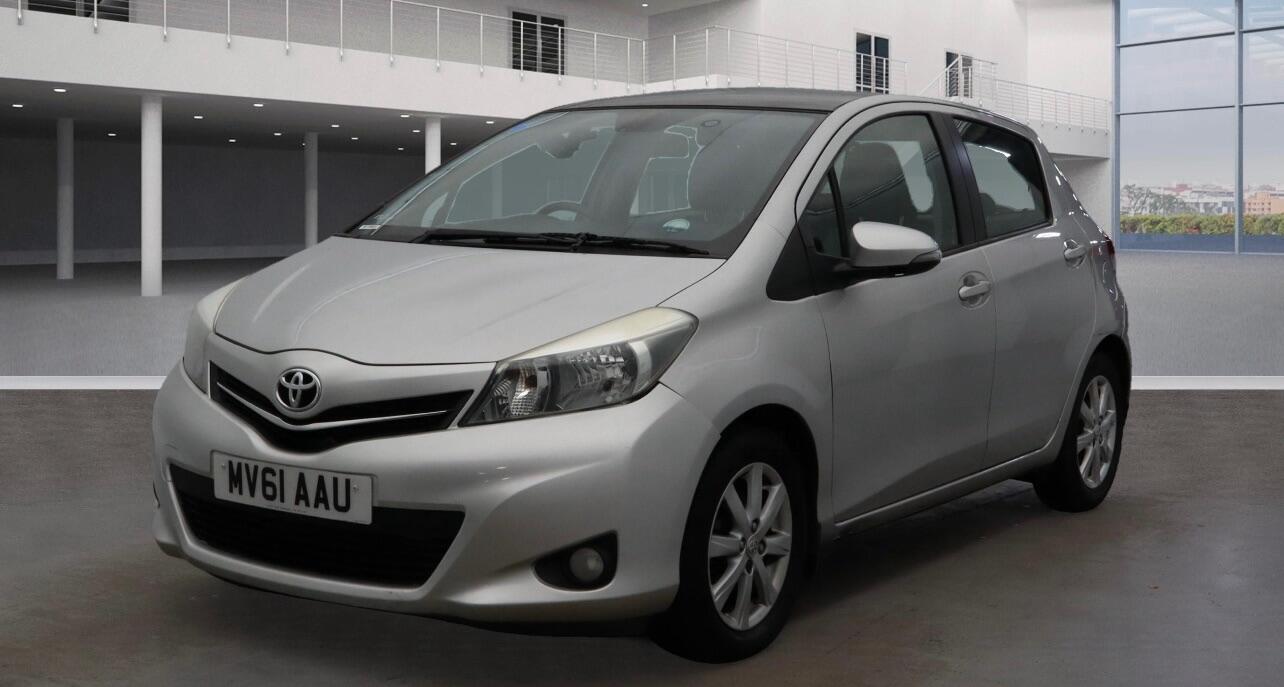Used Toyota Yaris 2011 for sale - 76771617: Photo 2