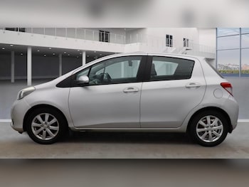 Used Toyota Yaris 2011 for sale - 76771617: Photo