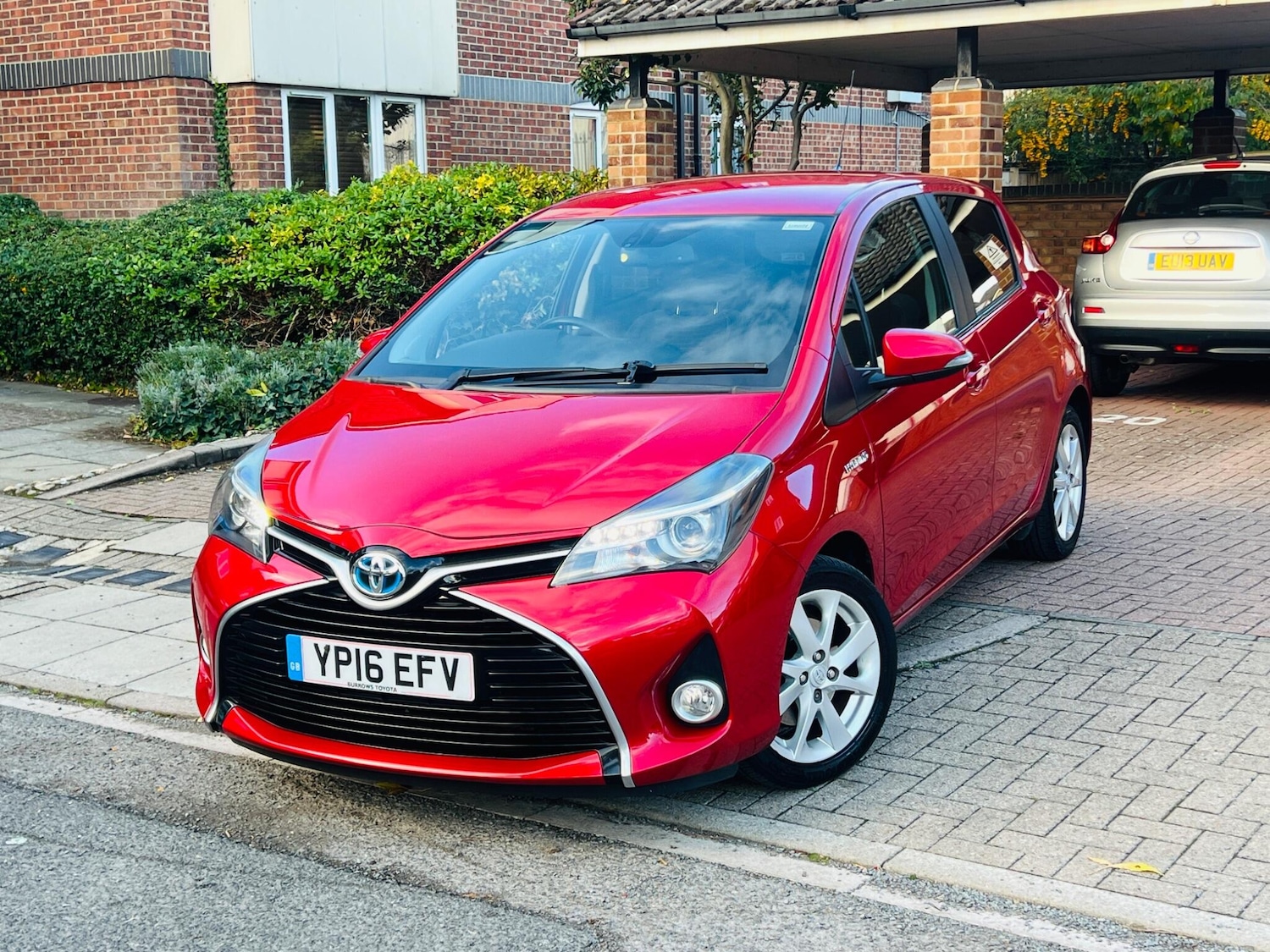 Used Toyota Yaris 2016 for sale - 76995257: Photo 2