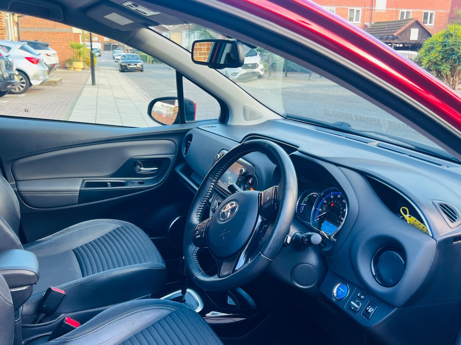 Used Toyota Yaris 2016 for sale - 76995257: Photo 24