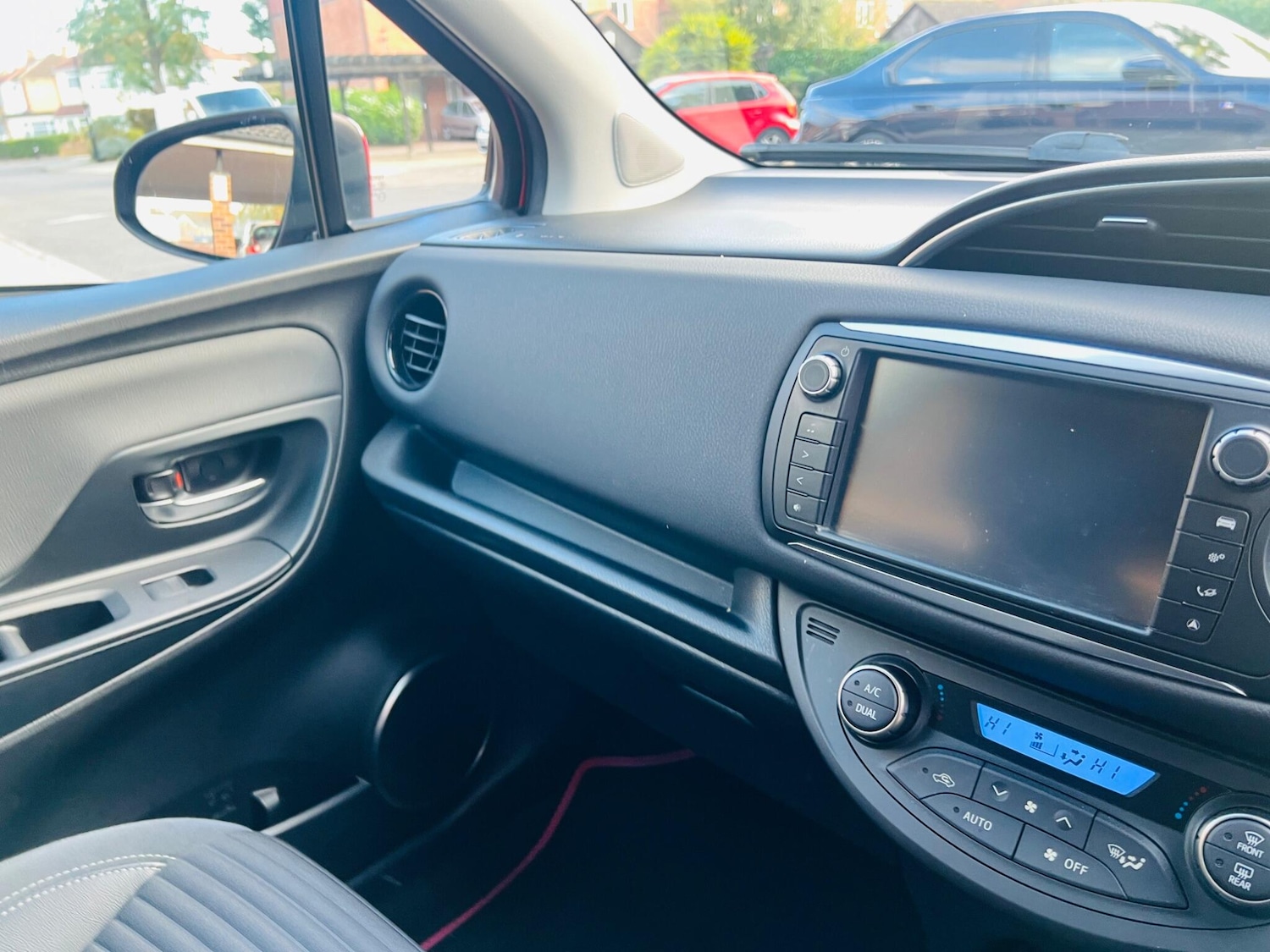 Used Toyota Yaris 2016 for sale - 76995257: Photo 26