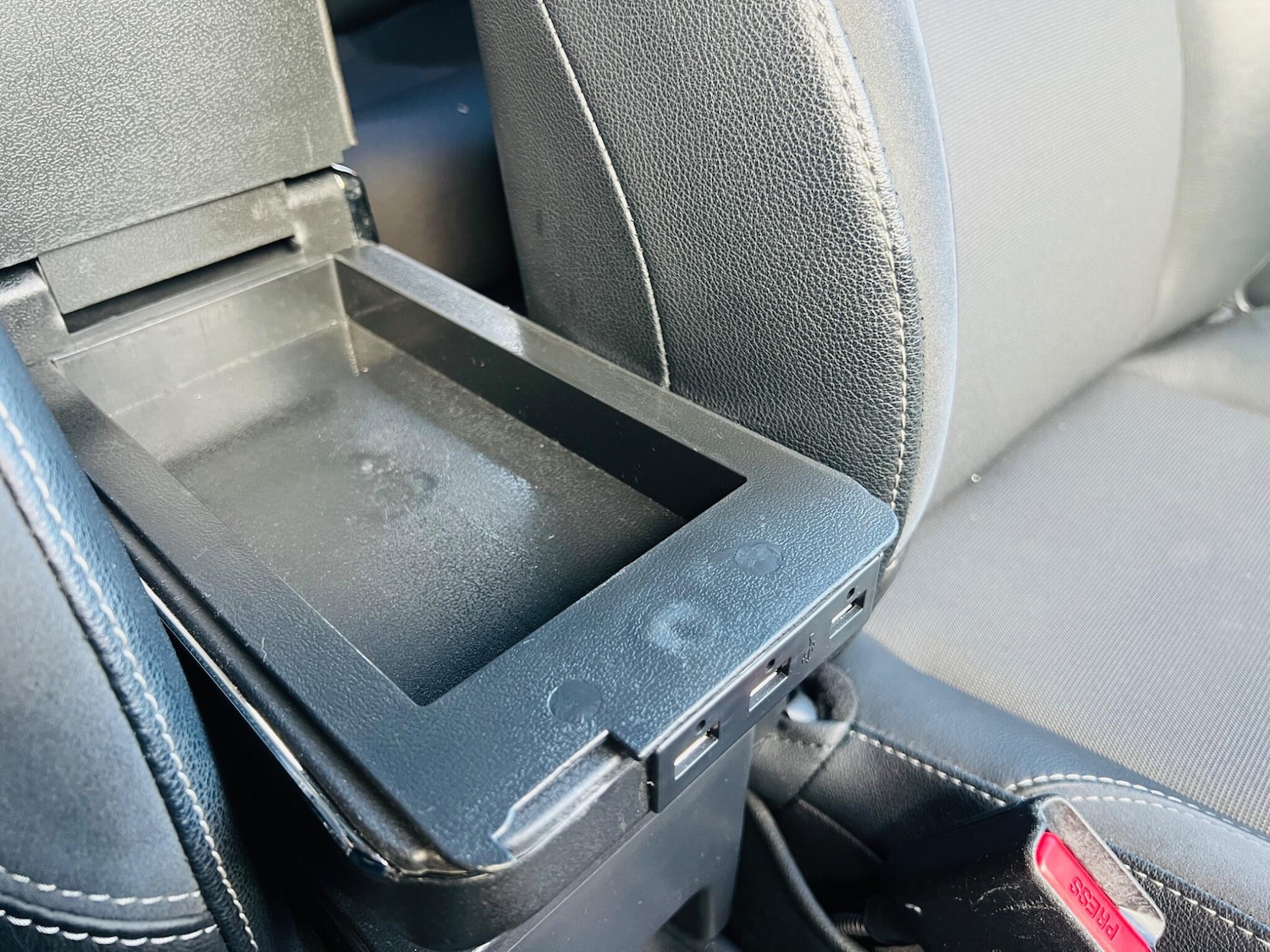 Used Toyota Yaris 2016 for sale - 76995257: Photo 49