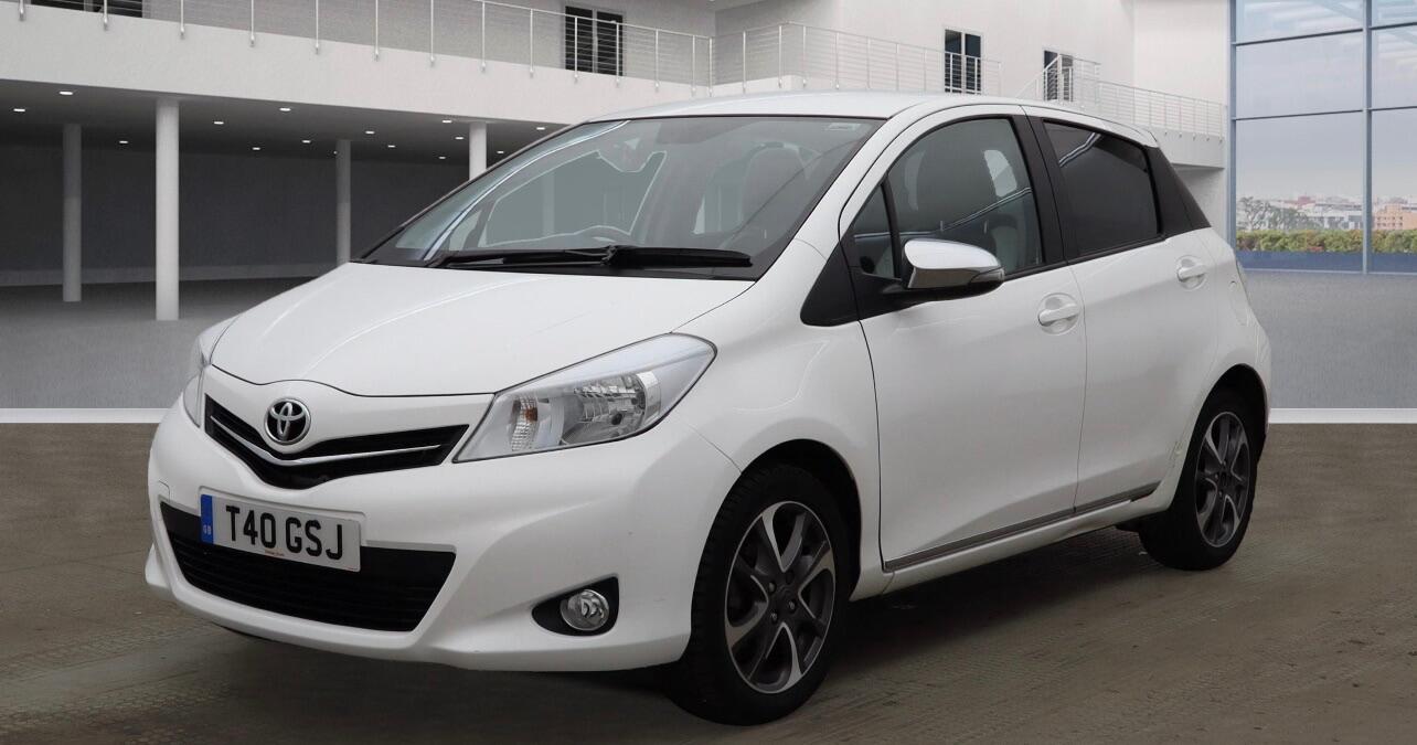 Used Toyota Yaris 2013 for sale - 76850239: Photo 2